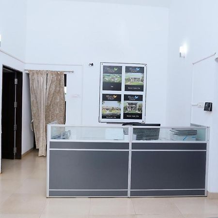 Oyo 24200 Bahri Beautiful Country Hotell Ayyampālaiyam Eksteriør bilde