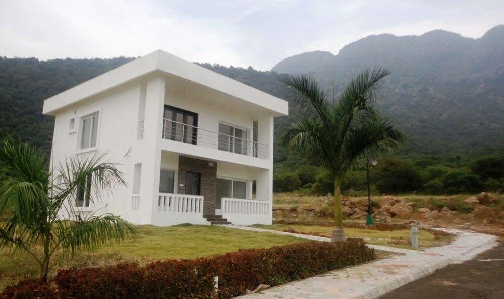 Oyo 24200 Bahri Beautiful Country Hotell Ayyampālaiyam Eksteriør bilde