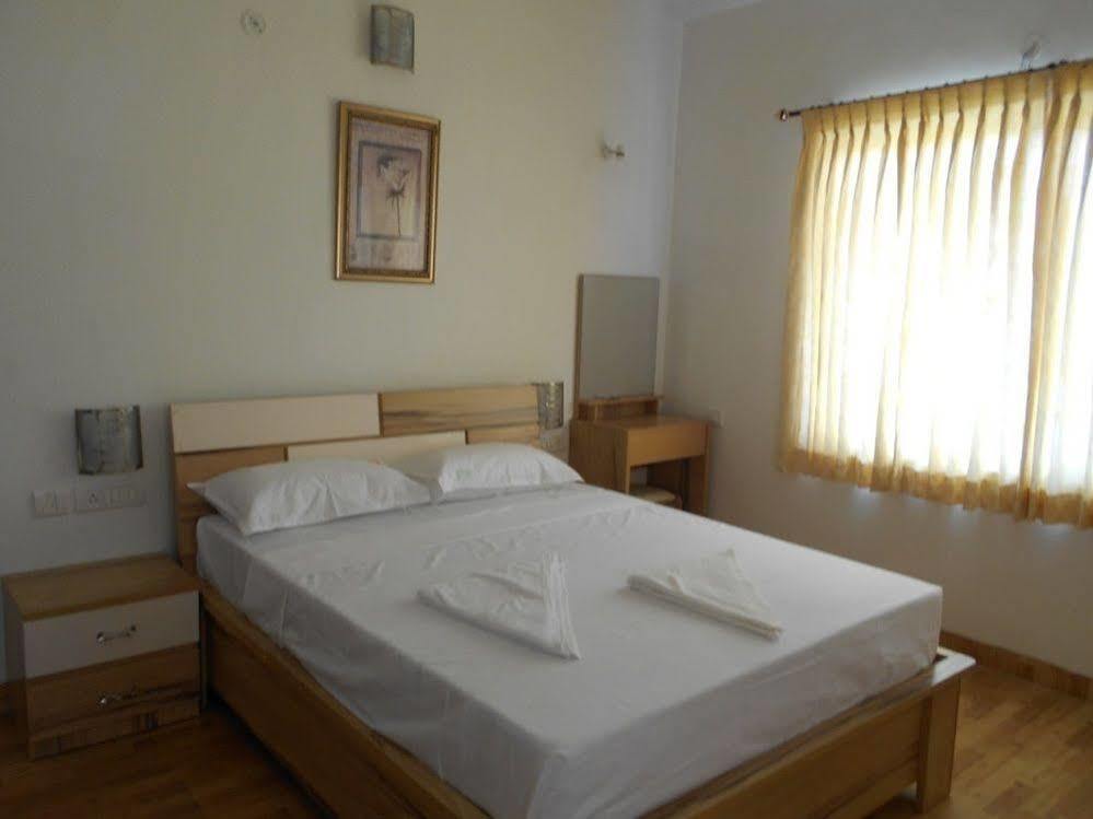 Oyo 24200 Bahri Beautiful Country Hotell Ayyampālaiyam Eksteriør bilde