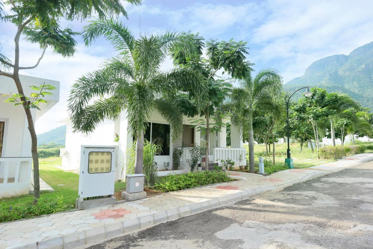 Oyo 24200 Bahri Beautiful Country Hotell Ayyampālaiyam Eksteriør bilde