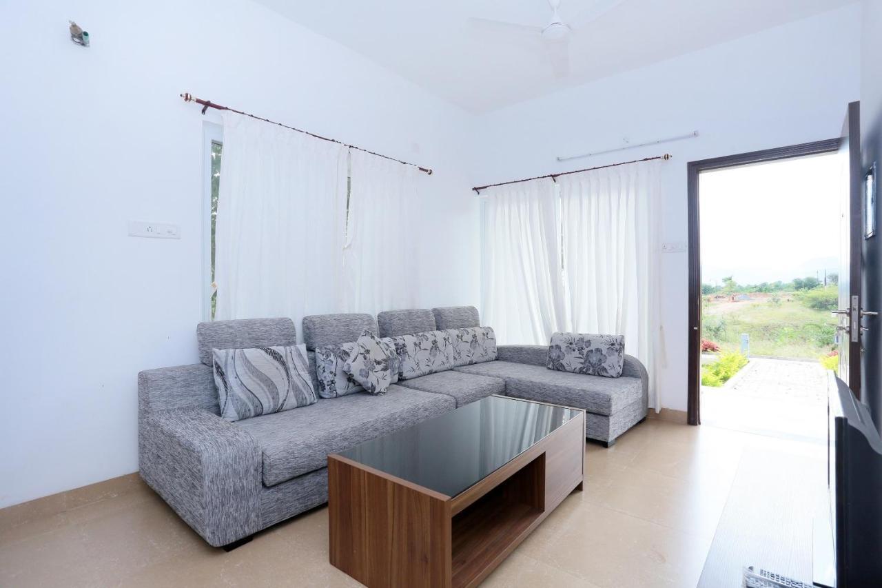 Oyo 24200 Bahri Beautiful Country Hotell Ayyampālaiyam Eksteriør bilde