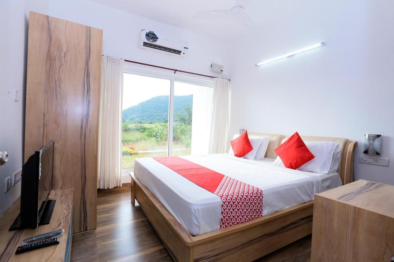 Oyo 24200 Bahri Beautiful Country Hotell Ayyampālaiyam Eksteriør bilde