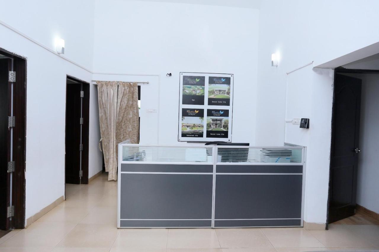 Oyo 24200 Bahri Beautiful Country Hotell Ayyampālaiyam Eksteriør bilde