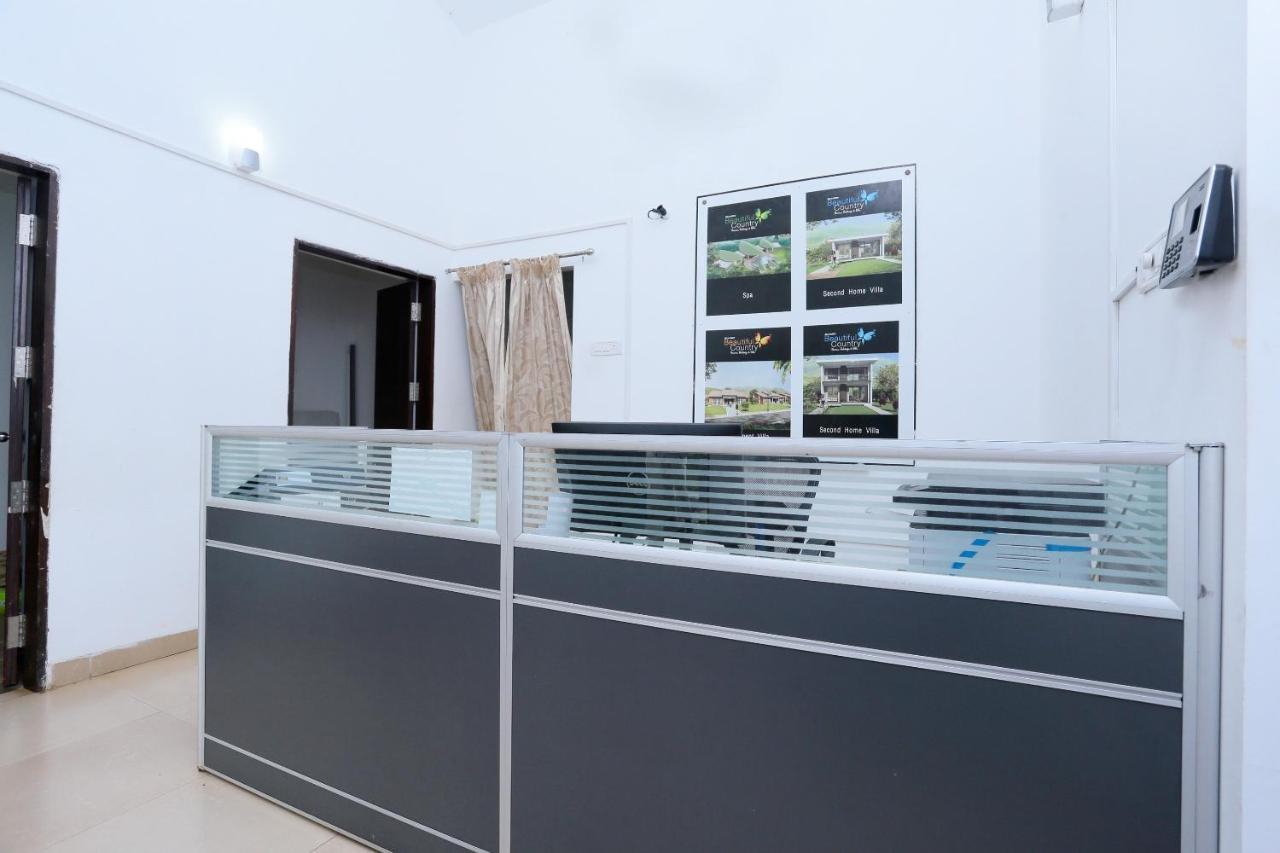 Oyo 24200 Bahri Beautiful Country Hotell Ayyampālaiyam Eksteriør bilde