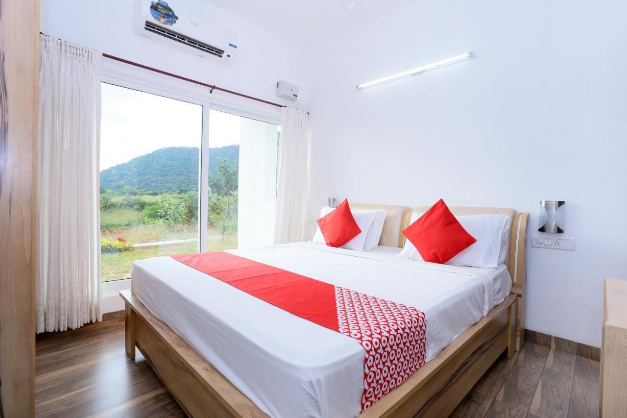 Oyo 24200 Bahri Beautiful Country Hotell Ayyampālaiyam Eksteriør bilde