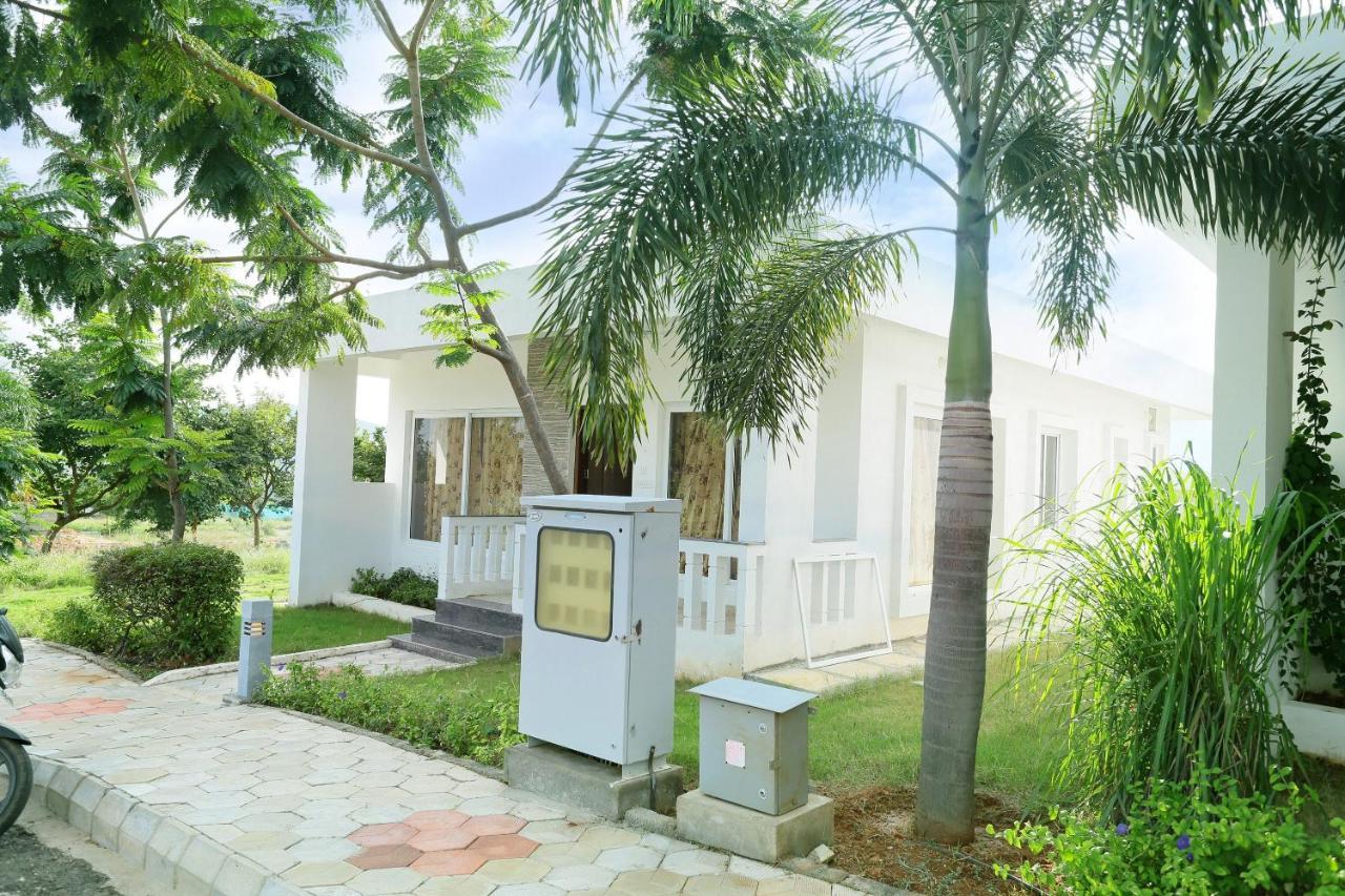 Oyo 24200 Bahri Beautiful Country Hotell Ayyampālaiyam Eksteriør bilde
