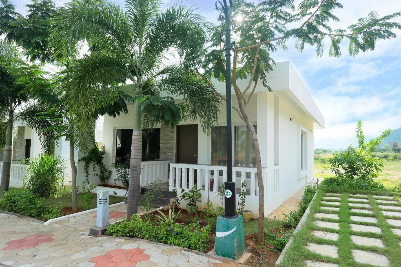 Oyo 24200 Bahri Beautiful Country Hotell Ayyampālaiyam Eksteriør bilde